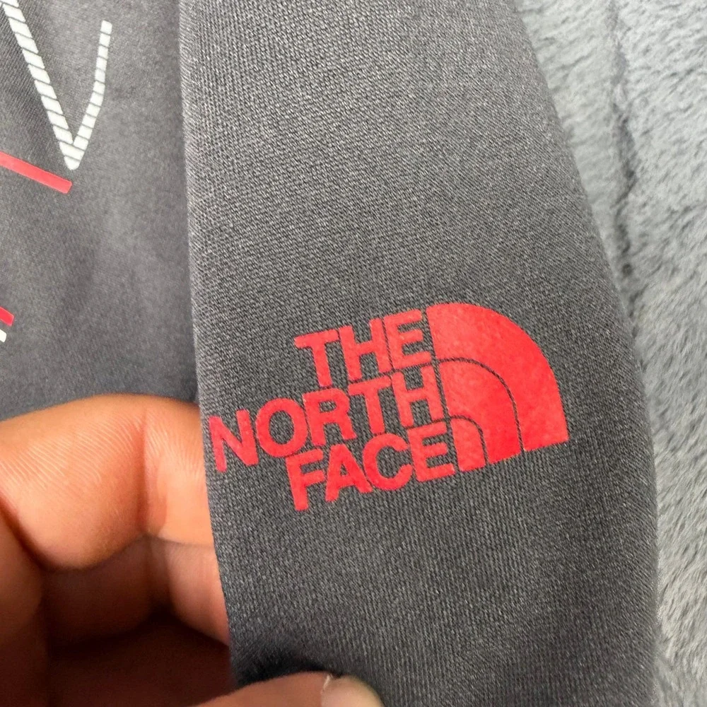The North Face Mens Run NYC 2015 Full Zip Hoodie Gray Red Large Athletic Jacket